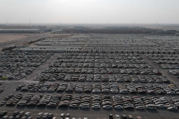 Гигантская свалка в Дубае переполнена высококлассными автомобилями BMW X3 серия G45