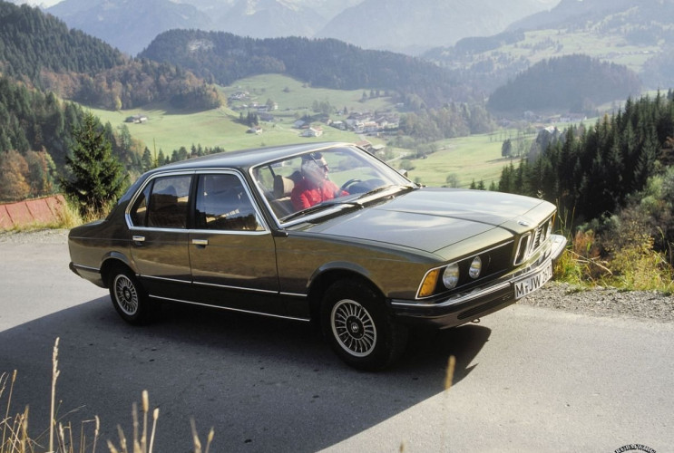 Как заказать уникальную курсовую работу по автомобильной промышленности BMW 7 серия E23