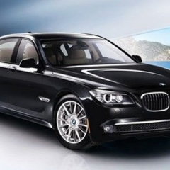 Компания BMW готовит своим поклонникам осенние сюрпризы
