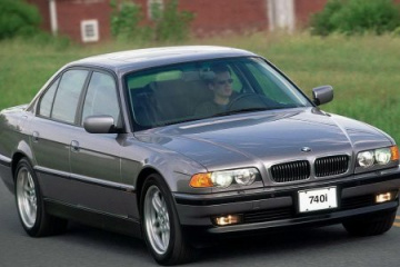 Замена двигательного масла и масляного фильтра BMW 7 серия E38