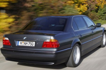 Список опций BMW BMW 7 серия E38