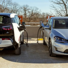 BMW и Volkswagen построят сеть электрических заправок