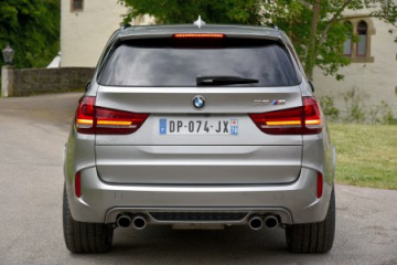 Проверка состояния, замена щеток и регулировка угла стеклоочистителей BMW X5 серия F85
