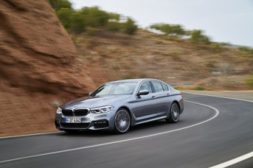 Проверка состояния, замена щеток и регулировка угла стеклоочистителей BMW 5 серия G30