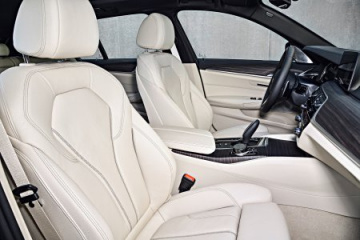 Проверка состояния, замена щеток и регулировка угла стеклоочистителей BMW 5 серия G31