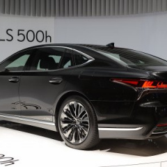 Обновленный Lexus LS 500h представлен официально
