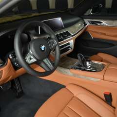 BMW 730Li с Facelift от BMW Абу-Даби Моторс