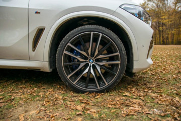 Модели BMW X5 и X7 теперь будут комплектоваться шинами Bridgestone BMW X7 серия G07