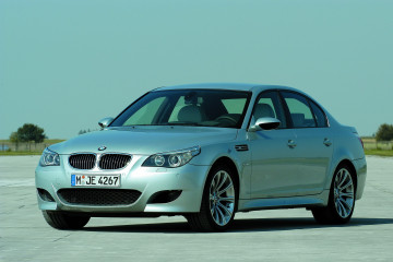 BMW M5 E60 с наддувом и двигателем V10 мощностью 700 л.с. разогнался до 340 км/ч BMW M серия Все BMW M