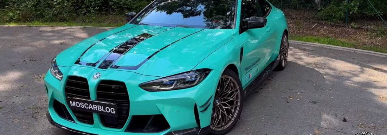 BMW M4 мятно-зеленого цвета с деталями M Performance
