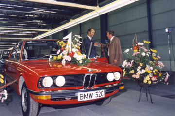 Завод BMW в Дингольфинге празднует 50-летие производства автомобилей BMW Мир BMW BMW AG