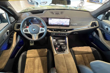 BMW X5 M 2024 года с оленьей кожей в интерьере
