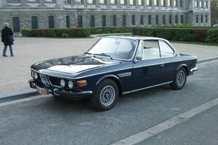 Видео: BMW M3 CSL VS BMW E9 3.0 CSL :: BMW Ретро Все ретро модели