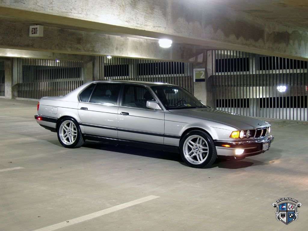 E32 Black