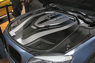 BMW ActiveHybrid 7 - любовь с первого взгляда :: BMW 7 серия F01-F02