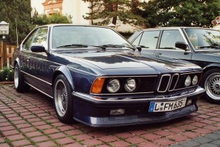 Царапина на бампере :: BMW 6 серия E24