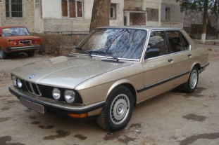 Есть ли оригинальные чехлы? :: BMW 5 серия E28
