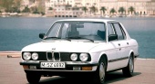 Место для огннетушителя BMW 5 серия E28