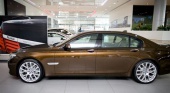Компания BMW представит в Дубае автомобиль, посвященный 40-летней годовщине ОАЭ BMW 7 серия F01-F02
