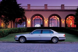 Мониторы в салоне :: BMW 7 серия E38