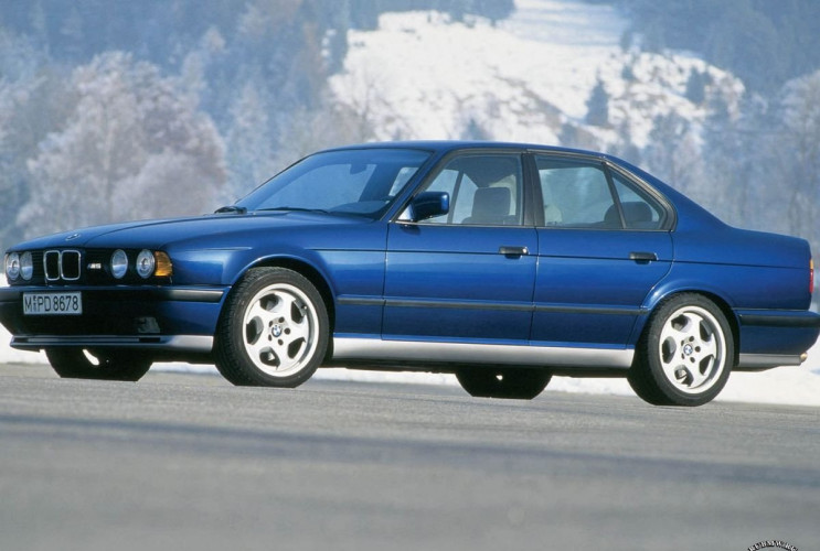 Как заказать уникальную курсовую работу по автомобильной промышленности BMW 5 серия E34