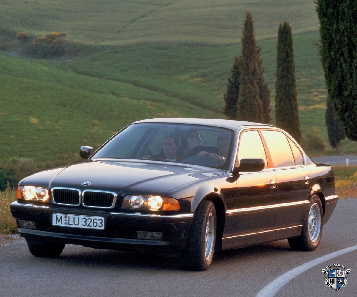 BMW 7 серия E38