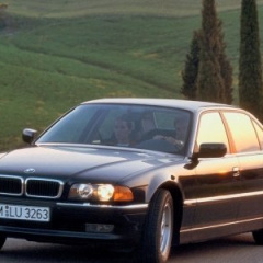 BMW 7 серия E38