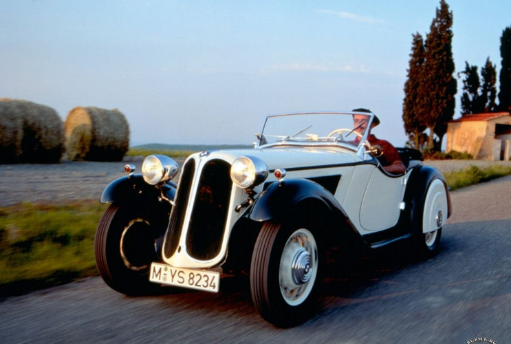 Как заказать уникальную курсовую работу по автомобильной промышленности BMW Ретро Все ретро модели