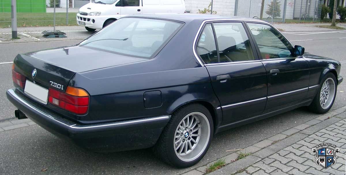 BMW 7 серия E32