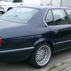 BMW 7 серия E32