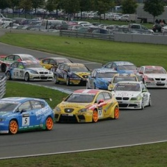 BMW Team RBM и Castrol отметили очередную победу