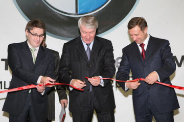 В Подмосковье открылся новый автоцентр BMW BMW Мир BMW BMW AG