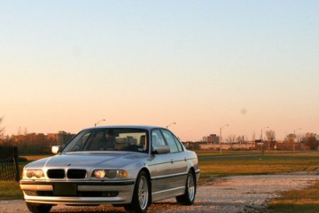 BMW 7 Серии. BMW 745Li: портрет на фоне пагод. BMW 7 серия E38