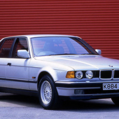 BMW 7 серия E32