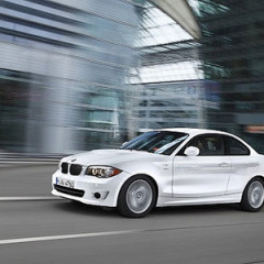 BMW представило первую серийную «электро-копейку»