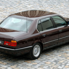 BMW 7 серия E32