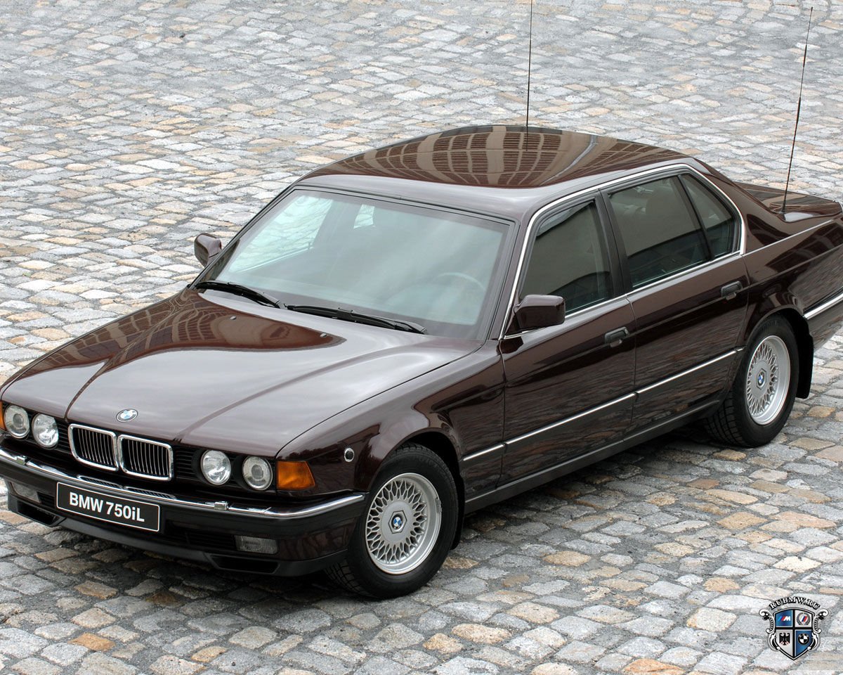 BMW 7 серия E32