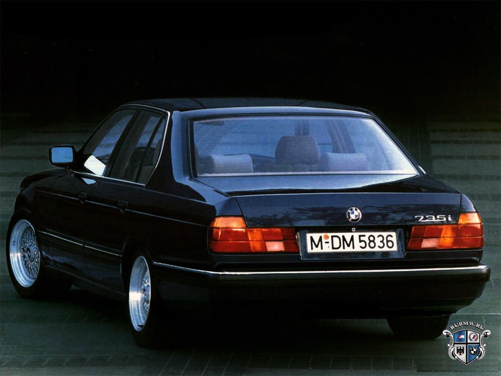 BMW 7 серия E32