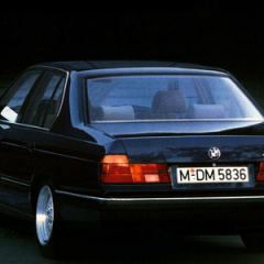 BMW 7 серия E32