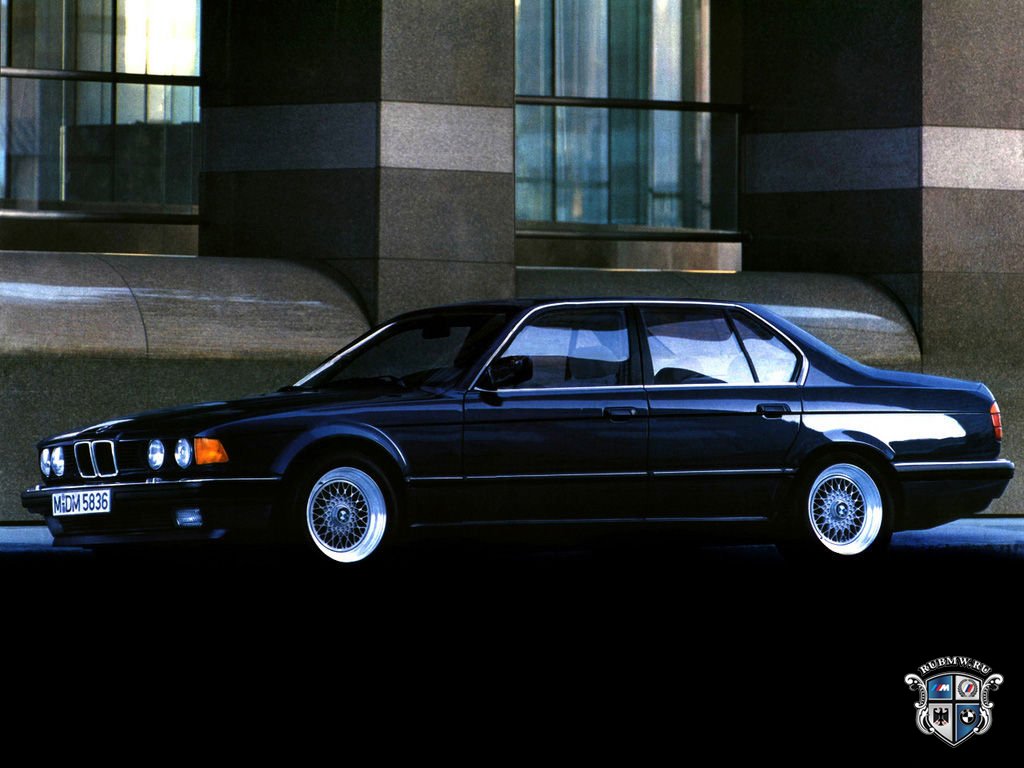 BMW 7 серия E32