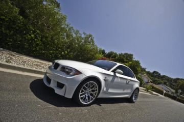 BMW 1 Series M Coupe обзавелся белой окраской BMW 1 серия E81/E88