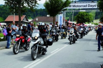 BMW Motorrad собирает друзей BMW Мотоциклы BMW Все мотоциклы
