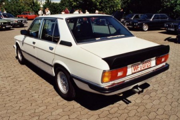 4 дв. седан 525 150 / 5800 4МКПП с 1974 по 1981 BMW 5 серия E12
