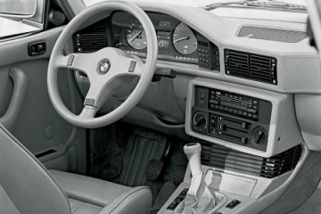 4 дв. седан 520i  125 / 5800 5МКПП с 1981 по 1985 BMW 5 серия E28