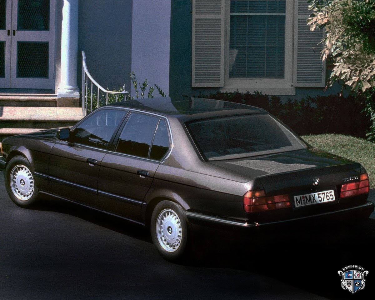 BMW 7 серия E32