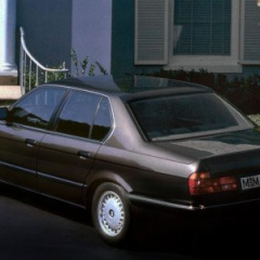 BMW 7 серия E32