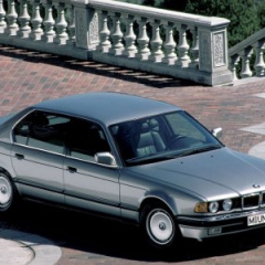 BMW 7 серия E32