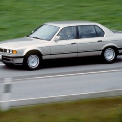 BMW 7 серия E32