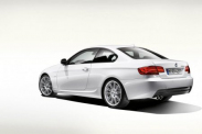 BMW 320i E90.Магнитола живет своей жизнью.