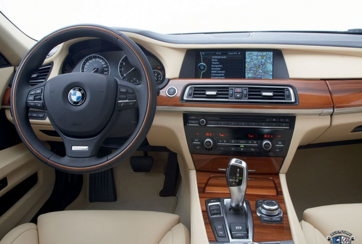 Как заказать уникальную курсовую работу по автомобильной промышленности BMW 7 серия F01-F02